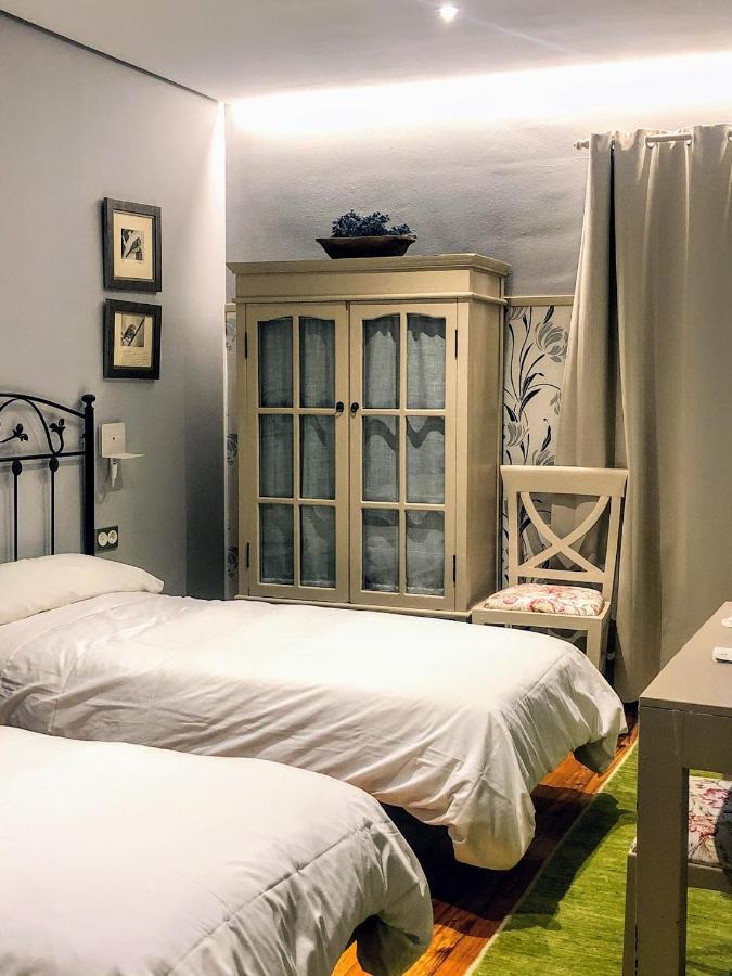 Hostal Rural Txapi Txuri Logis Hotels Murillo el Fruto Ngoại thất bức ảnh